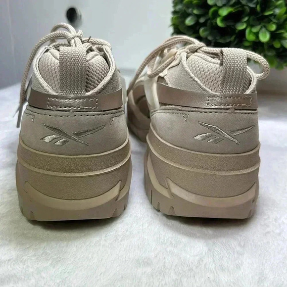 Reebok SZ 9 Beige Club C Cardi Sneakers - Picture 7 of 9